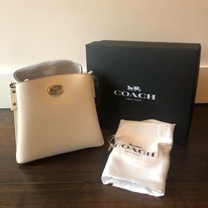 Coach Willow Bucket Bag (brass/chalk multi) - NWT